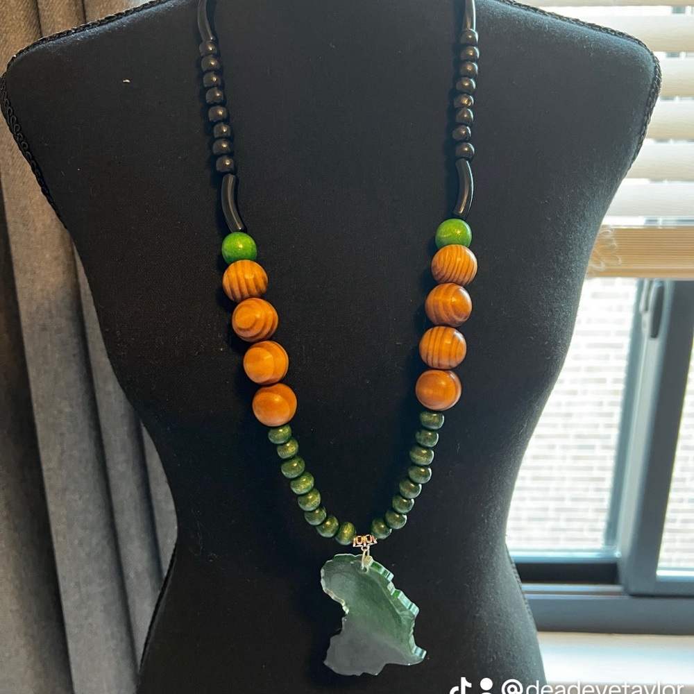 Handmade wood beaded necklace with resin Africa can custom make mist colors